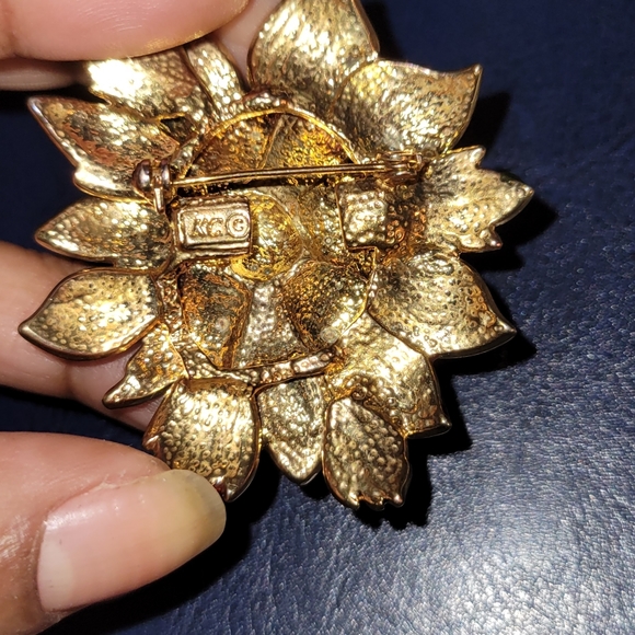 Kenneth Cole Poinsettia Brooch - Picture 3 of 3